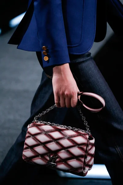 Look 13